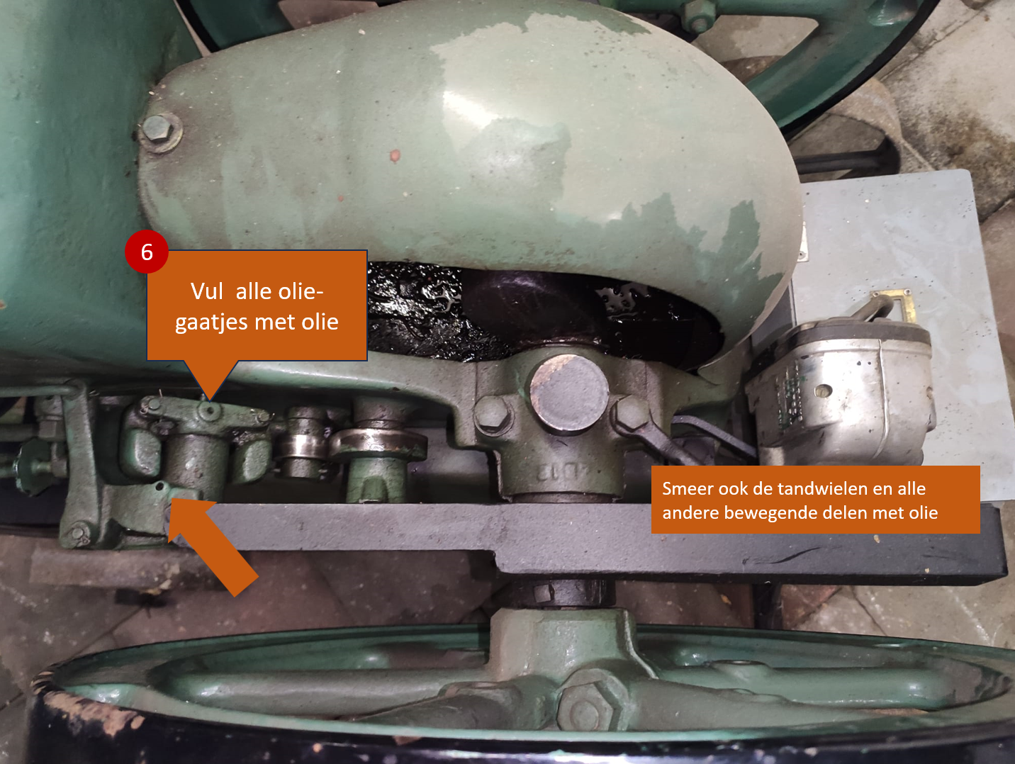 6. Vul de oliegaatjes met olie